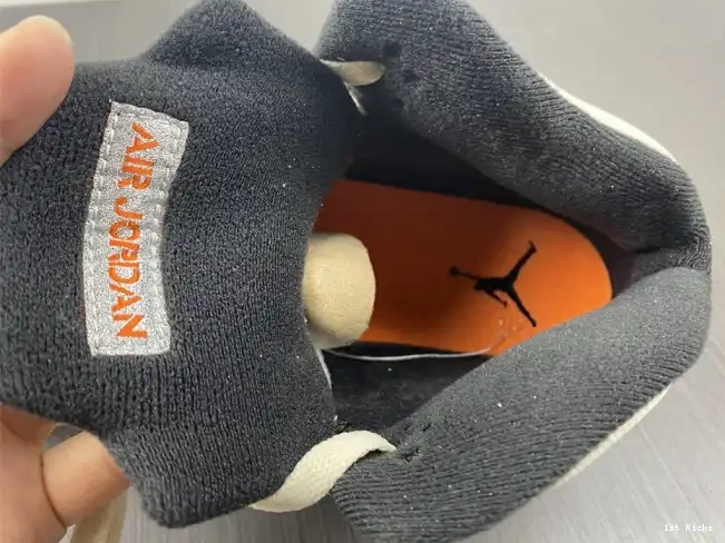 1st Kicks Shoes Jordan DC1060-100 5 Retro Orange Total 0506